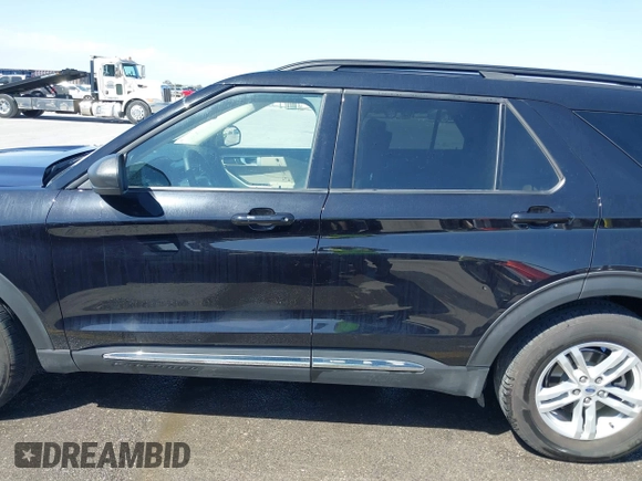 2023 Ford Explorer XLT with VIN 1FMSK7DH0PGB25363, listed as a IAAI auction lot 41783475 with 39,611 mi miles. Bid and sale history available at carsss.com. Image 15.
