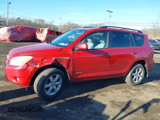 2007 Toyota RAV4 Limited with VIN JTMBK31V076027687, listed as a IAAI auction lot 41592704 with 247,113 mi miles. Bid and sale history available at carsss.com. Image 14.