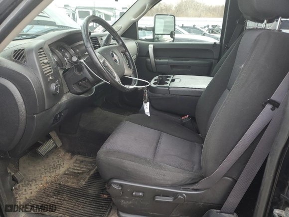 2011 GMC Sierra 2500HD SLE with VIN 1GT220CG4BZ212653, listed as a Copart auction lot 81278194 with 141,740 mi miles and Clean Title. Bid and sale history available at carsss.com. Image 7.