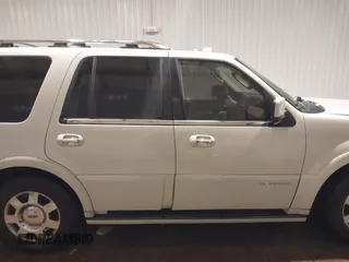 2006 Lincoln Navigator Luxury with VIN 5LMFU27536LJ20869, listed as a IAAI auction lot 41305859 with 166,845 mi miles. Bid and sale history available at carsss.com. Image 13.
