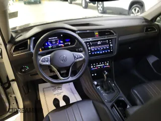 2024 Volkswagen Tiguan SE с VIN 3VV3B7AX8RM082650, выставлен на аукционе IAAI как лот 42853001 с пробегом 19 677 миль миль и . История ставок и продаж доступна на DreamBid. Изображение 15.