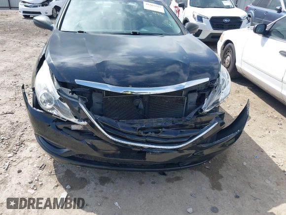 2011 Hyundai Sonata GLS with VIN 5NPEB4AC7BH145915, listed as a IAAI auction lot 42108555 with 220,677 mi miles. Bid and sale history available at carsss.com. Image 6.