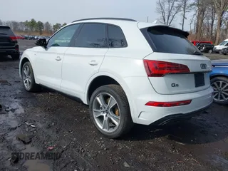 2025 Audi Q5 S line Premium z VIN WA1GAAFY2S2013915, wystawiony jako IAAI lot #41486503 z przebiegiem 649 mil mil oraz . Historia ofert i sprzedaży dostępna na DreamBid. Obrazek 3.