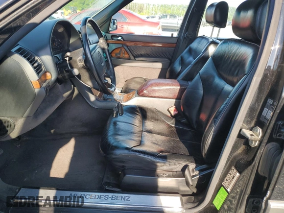 1992 Mercedes-Benz 300 with VIN WDBGB34E8NA061712, listed as a Copart auction lot 55837085 with 219,090 mi miles and Clean Title. Bid and sale history available at DreamBid. Image 7.