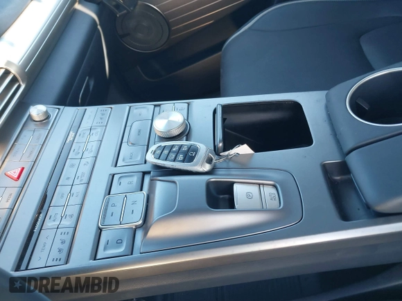 2021 Hyundai NEXO Limited with VIN KM8J84A64MU012993, listed as a IAAI auction lot 41261318 with 34,039 mi miles and . Bid and sale history available at DreamBid. Image 11.