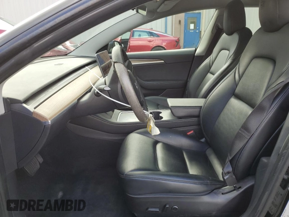 2022 Tesla Model 3 z VIN 5YJ3E1EA7NF185338, wystawiony jako Copart lot #57221875 z przebiegiem 134 215 mil mil oraz Szkoda całkowita • Salvage title. Historia ofert i sprzedaży dostępna na DreamBid. Obrazek 7.