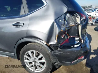 2019 Nissan Rogue SV with VIN KNMAT2MTXKP549372, listed as a IAAI auction lot 41882401 with 41,027 mi miles. Bid and sale history available at carsss.com. Image 17.