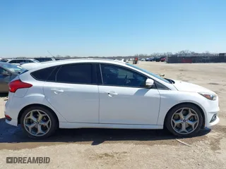 2015 Ford Focus ST with VIN 1FADP3L98FL292289, listed as a IAAI auction lot 41670338 with 100,742 mi miles. Bid and sale history available at carsss.com. Image 14.