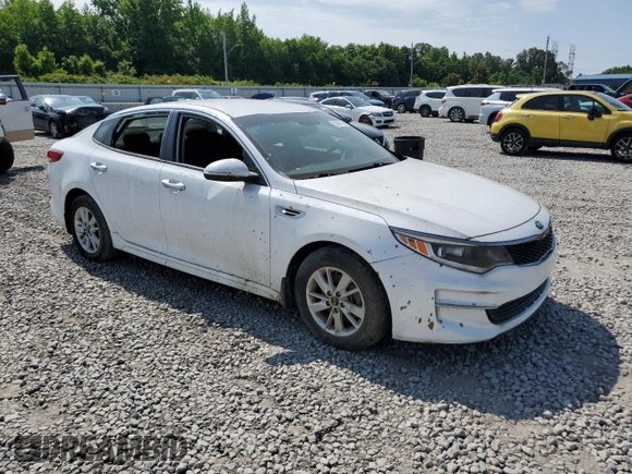 2016 Kia Optima LX z VIN 5XXGT4L38GG030133, wystawiony jako Copart lot #59385105 z przebiegiem 130 546 mil mil oraz Czysty tytuł • Clean title. Historia ofert i sprzedaży dostępna na DreamBid. Obrazek 4.