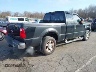 2008 Ford Super Duty F-250 SRW XL with VIN 1FTNX20528EB93338, listed as a IAAI auction lot 41801499 with 232,046 mi miles. Bid and sale history available at carsss.com. Image 4.