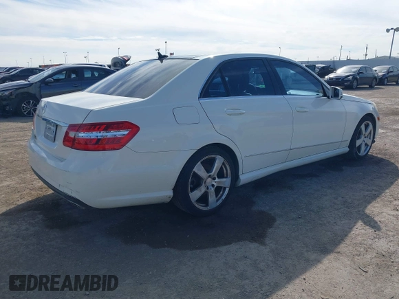 2010 Mercedes-Benz E 350 Luxury с VIN WDDHF5GB8AA027213, выставлен на аукционе IAAI как лот 41348612 с пробегом 183 737 миль миль и . История ставок и продаж доступна на DreamBid. Изображение 4.