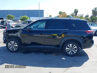 2023 Nissan Pathfinder SL z VIN 5N1DR3CC3PC225385, wystawiony jako IAAI lot #42382457 z przebiegiem 37 738 mil mil oraz . Historia ofert i sprzedaży dostępna na DreamBid. Obrazek 15.