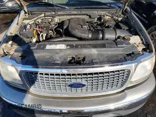 2000 Ford Expedition XLT with VIN 1FMRU1667YLB59133, listed as a Copart auction lot 45572835 with 206,773 mi miles and Salvage Title. Bid and sale history available at DreamBid. Image 12.