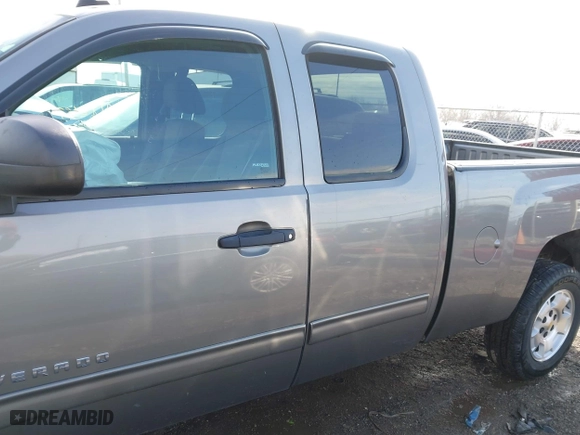 2013 Chevrolet Silverado 1500 LT with VIN 1GCRCSE06DZ274985, listed as a IAAI auction lot 41824879 with 64,721 mi miles. Bid and sale history available at carsss.com. Image 14.