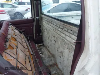 1991 Nissan Frontier z VIN 1N6SD11S2MC319260, wystawiony jako IAAI lot #42043382 z przebiegiem Nie podano mil oraz . Historia ofert i sprzedaży dostępna na DreamBid. Obrazek 8.