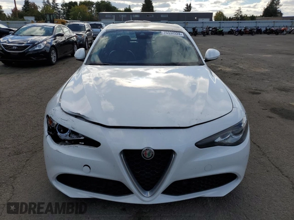 2017 Alfa Romeo Giulia Ti z VIN ZARFAECN2H7543175, wystawiony jako Copart lot #75932224 z przebiegiem 77 579 mil mil oraz Szkody całkowita. Historia ofert i sprzedaży dostępna na DreamBid. Obrazek 5.