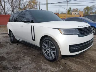 2025 Land Rover Range Rover SE with VIN SALKPBFU1SA262142, listed as a IAAI auction lot 40925501 with 2,150 mi miles. Bid and sale history available at carsss.com. Image 1.