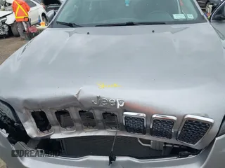 2019 Jeep Cherokee Latitude Plus z VIN 1C4PJMLB9KD287978, wystawiony jako IAAI lot #42228505 z przebiegiem 207 539 mil mil oraz . Historia ofert i sprzedaży dostępna na DreamBid. Obrazek 10.