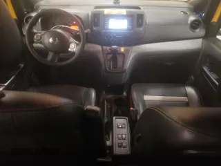 2016 Nissan NV200 z VIN 3N8CM0JT2GK700054, wystawiony jako Copart lot #80634794 z przebiegiem 170 180 mil mil oraz Czysty tytuł • Clean title. Historia ofert i sprzedaży dostępna na DreamBid. Obrazek 8.