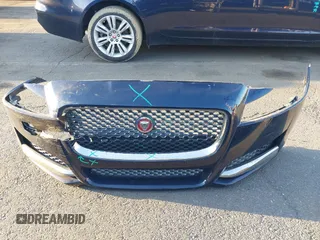2016 Jaguar XF 35t Premium with VIN SAJBD4BV3GCY17499, listed as a IAAI auction lot 41828181 with 55,588 mi miles. Bid and sale history available at carsss.com. Image 12.