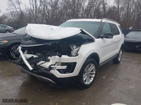2016 Ford Explorer XLT with VIN 1FM5K7DH6GGA34675, listed as a IAAI auction lot 41502371 with 135,405 mi miles. Bid and sale history available at carsss.com. Image 2.
