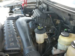 2004 Ford F-150 XLT z VIN 1FTPW12514KD80519, wystawiony jako IAAI lot #43422686 z przebiegiem 211 036 mil mil oraz . Historia ofert i sprzedaży dostępna na DreamBid. Obrazek 12.