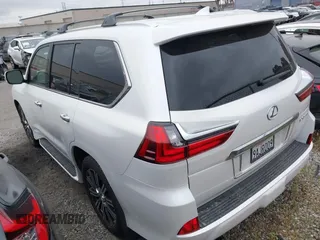 2018 Lexus LX 570 z VIN JTJHY7AX6J4265951, wystawiony jako IAAI lot #41919574 z przebiegiem 59 314 mil mil oraz . Historia ofert i sprzedaży dostępna na DreamBid. Obrazek 3.