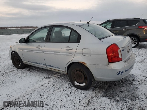 2007 Hyundai Accent GL z VIN KMHCN45CX7U127037, wystawiony jako Copart lot #86041984 z przebiegiem 212 828 mil mil oraz Szkoda całkowita • Salvage title. Historia ofert i sprzedaży dostępna na DreamBid. Obrazek 2.
