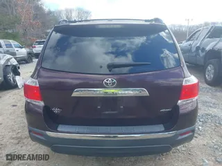 2011 Toyota Highlander with VIN 5TDBK3EH8BS059381, listed as a IAAI auction lot 41894262 with 138,520 mi miles. Bid and sale history available at carsss.com. Image 16.