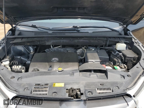 2017 Toyota Highlander XLE with VIN 5TDJZRFH5HS378559, listed as a Copart auction lot 60284395 with 121,915 mi miles and Clean title. Bid and sale history available at DreamBid. Image 11.
