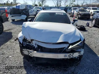 2024 Lexus IS 300 z VIN JTHCA1D20R5129947, wystawiony jako Copart lot #43043795 z przebiegiem 9 339 mil mil oraz Szkoda całkowita • Salvage title. Historia ofert i sprzedaży dostępna na DreamBid. Obrazek 5.