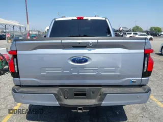 2022 Ford F-150 Lightning Pro с VIN 1FT6W1EV0NWG05515, выставлен на аукционе IAAI как лот 42343136 с пробегом 49 544 миль миль и . История ставок и продаж доступна на DreamBid. Изображение 16.