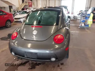 2002 Volkswagen New Beetle Coupe S with VIN 3VWFE21C72M440584, listed as a IAAI auction lot 41265752 with 190,102 mi miles. Bid and sale history available at carsss.com. Image 16.