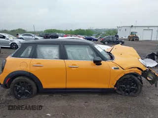2015 MINI Hardtop 4 Door z VIN WMWXS5C54FT833253, wystawiony jako IAAI lot #42247647 z przebiegiem Nie podano mil oraz . Historia ofert i sprzedaży dostępna na DreamBid. Obrazek 12.