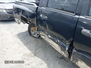 2005 Dodge Dakota SLT z VIN 1D7HE48N75S327041, wystawiony jako IAAI lot #42232145 z przebiegiem 229 467 mil mil oraz . Historia ofert i sprzedaży dostępna na DreamBid. Obrazek 6.