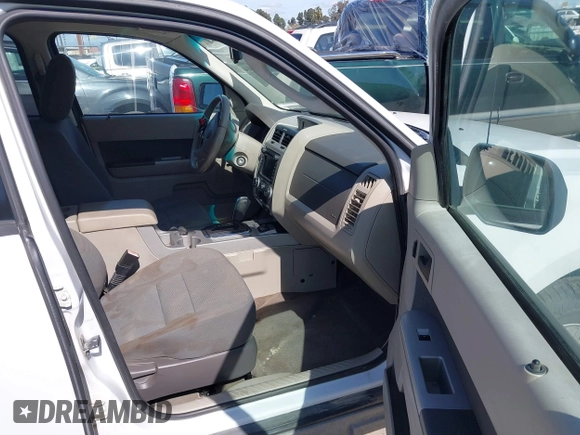 2009 Ford Escape Hybrid with VIN 1FMCU59369KC02897, listed as a IAAI auction lot 41841414 with 246,324 mi miles and . Bid and sale history available at DreamBid. Image 5.