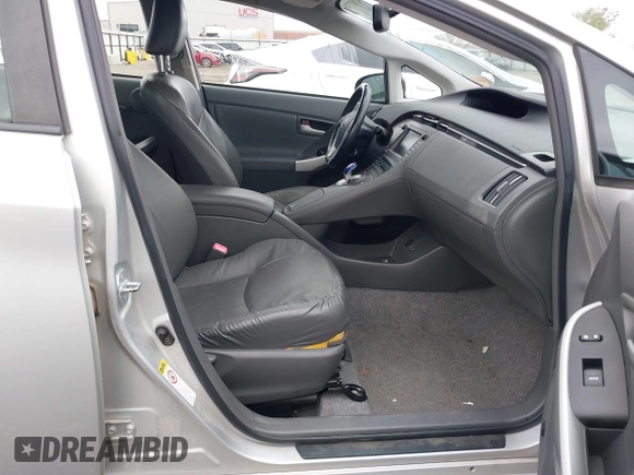 2010 Toyota Prius II with VIN JTDKN3DU2A0136687, listed as a IAAI auction lot 41927748 with 170,756 mi miles. Bid and sale history available at carsss.com. Image 5.