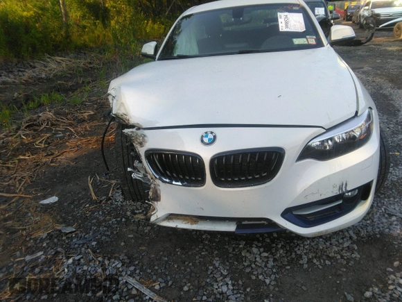 2016 BMW 2 Series 228i xDrive with VIN WBA1G9C55GV726460, listed as a IAAI auction lot 39985264 with 48,379 mi miles. Bid and sale history available at carsss.com. Image 12.