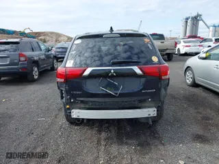 2019 Mitsubishi Outlander ES with VIN JA4AZ3A32KZ012910, listed as a IAAI auction lot 41703202 with 46,713 mi miles. Bid and sale history available at carsss.com. Image 17.
