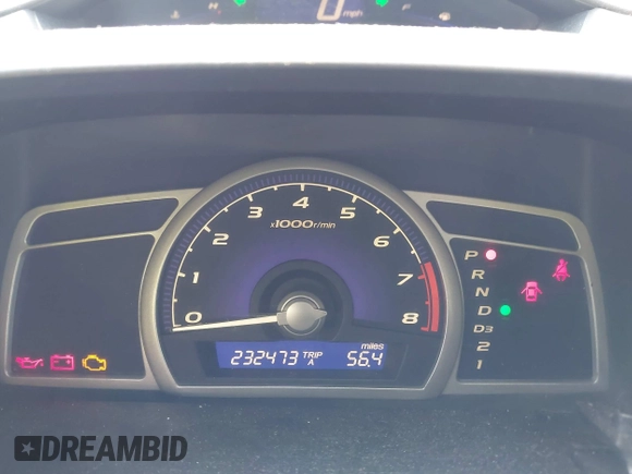 2008 Honda Civic LX z VIN 1HGFA16588L045778, wystawiony jako IAAI lot #42422102 z przebiegiem 232 473 mil mil oraz . Historia ofert i sprzedaży dostępna na DreamBid. Obrazek 7.