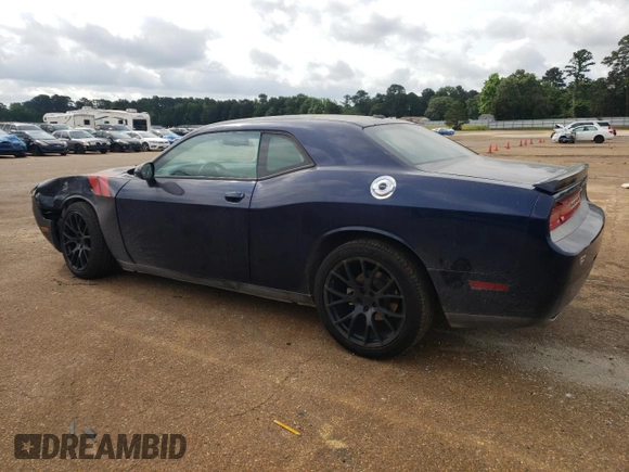 2013 Dodge Challenger SXT z VIN 2C3CDYAG3DH578949, wystawiony jako Copart lot #54664815 z przebiegiem 205 376 mil mil oraz Szkody całkowita. Historia ofert i sprzedaży dostępna na DreamBid. Obrazek 2.