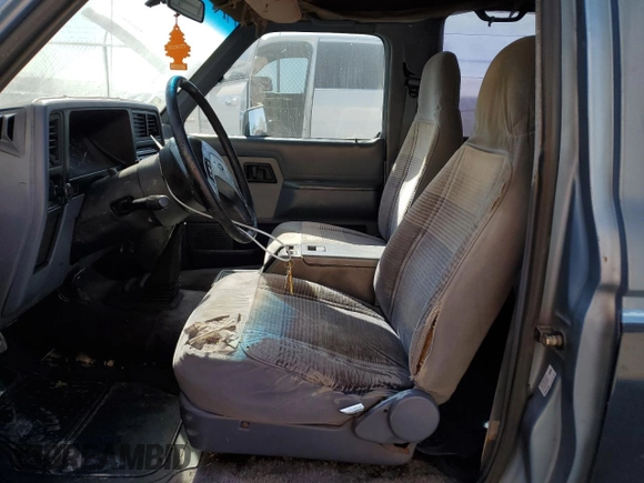1990 Ford Bronco z VIN 1FMCU12T2LUA31399, wystawiony jako Copart lot #77099614 z przebiegiem 85 663 mil mil oraz Szkoda całkowita • Salvage title. Historia ofert i sprzedaży dostępna na DreamBid. Obrazek 7.