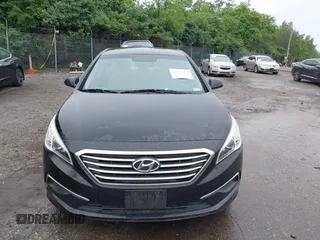 2017 Hyundai Sonata 2.4L z VIN 5NPE24AF2HH483323, wystawiony jako IAAI lot #42322738 z przebiegiem 144 607 mil mil oraz . Historia ofert i sprzedaży dostępna na DreamBid. Obrazek 13.