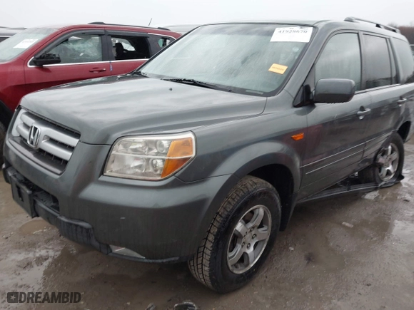 2008 Honda Pilot SE with VIN 5FNYF18378B003044, listed as a IAAI auction lot 41928670 with 204,640 mi miles. Bid and sale history available at carsss.com. Image 17.