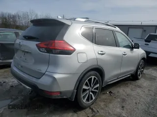 2017 Nissan Rogue SV z VIN JN8AT2MT7HW149353, wystawiony jako Copart lot #46567735 z przebiegiem 106 352 mil mil oraz Szkoda całkowita • Salvage title. Historia ofert i sprzedaży dostępna na DreamBid. Obrazek 3.