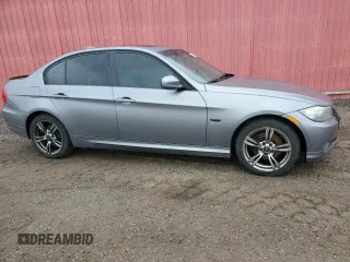 2009 BMW 3 Series 328i xDrive z VIN WBAPK73519A451824, wystawiony jako Copart lot #56158885 z przebiegiem 241 849 mil mil oraz Czysty tytuł • Clean title. Historia ofert i sprzedaży dostępna na DreamBid. Obrazek 4.