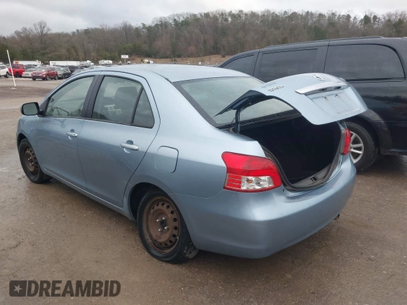 2009 Toyota Yaris z VIN JTDBT903594055838, wystawiony jako IAAI lot #41693557 z przebiegiem 362 137 mil mil oraz . Historia ofert i sprzedaży dostępna na DreamBid. Obrazek 3.