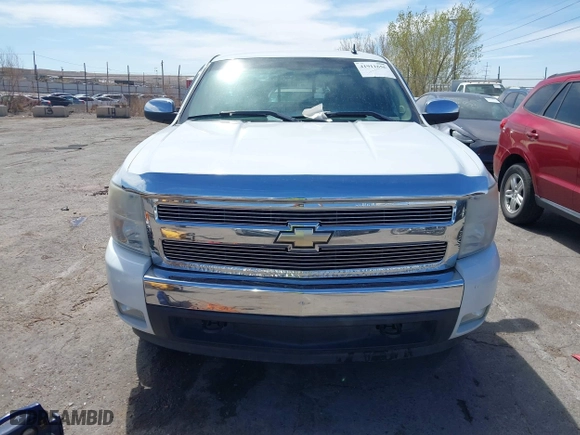 2007 Chevrolet Silverado 1500 LT w/1LT with VIN 3GCEC13J97G505483, listed as a IAAI auction lot 41911656 with 144,415 mi miles. Bid and sale history available at carsss.com. Image 12.