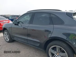 2019 Porsche Macan z VIN WP1AA2A56KLB01549, wystawiony jako IAAI lot #41748026 z przebiegiem 73 566 mil mil oraz . Historia ofert i sprzedaży dostępna na DreamBid. Obrazek 14.