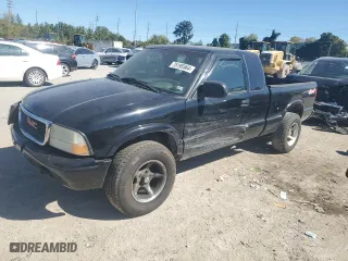 2003 GMC Sonoma SLS with VIN 1GTDT19X038257504, listed as a Copart auction lot 75195564 with 169,052 mi miles and Salvage Title. Bid and sale history available at carsss.com. Image 1.